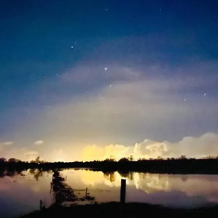 Bed and breakfast De Jeanne - Le Refuge Des Parachutistes - En Bordure Du Marais 3*